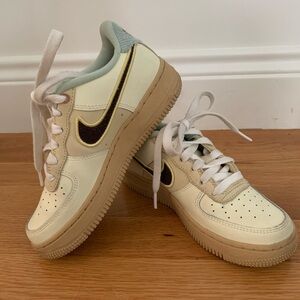 Nike Cream Brown Mint Corduroy Sneakers Kids Sz 2